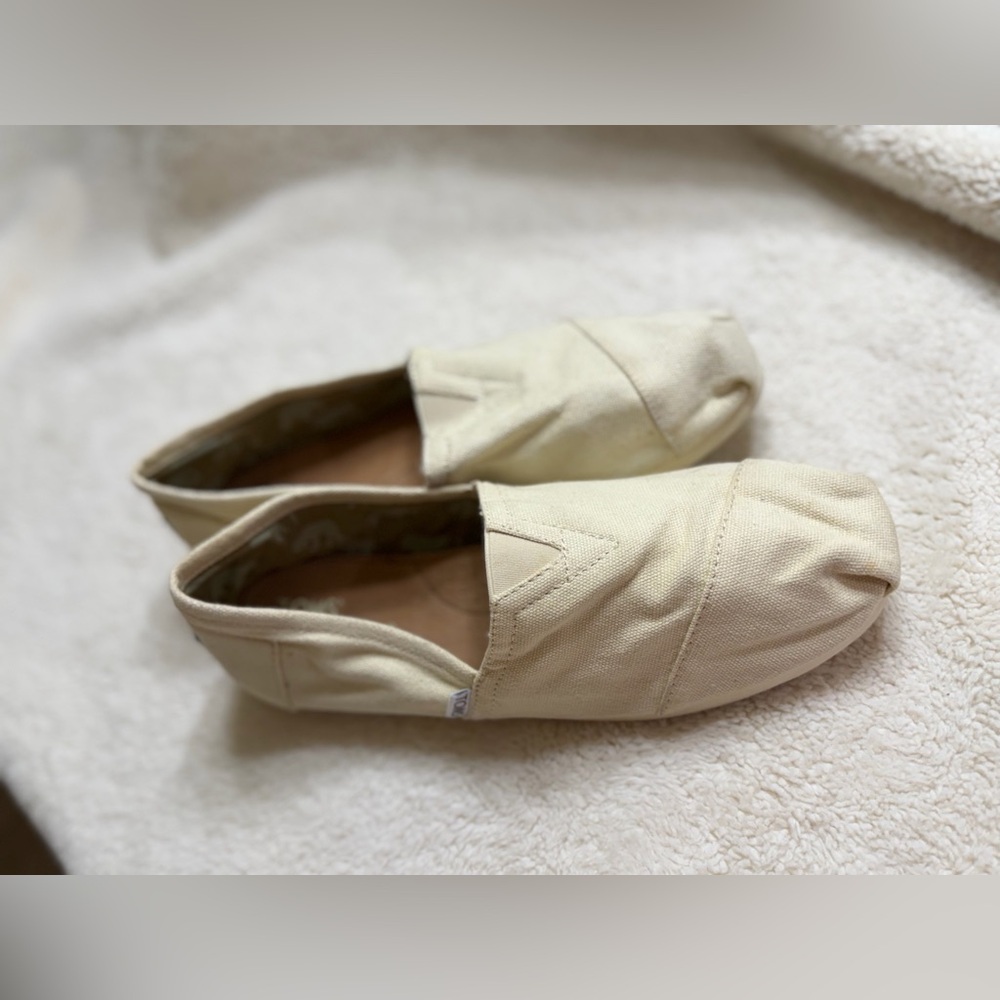 Toms men's Slip-On Canvas Flats in Cream